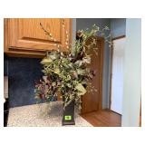 Floral arrangment in vase