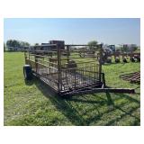 Hydraulic animal carrier, hydraulics work as they