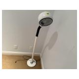 Adjustable floor lamp