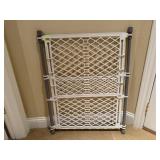 Adjustable baby/pet gate