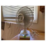 Toastmaster 12" deluxe oscillating 3 speed fan