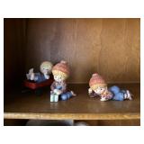 Playing children figurines (3)