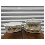 Casserole dishes (3), two lids