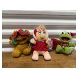 Muppets happy meal plush toys (3), basket