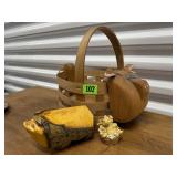 Pig basket, collectibles