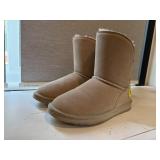 Bear Paw lined bootssize 9