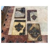 Wall plaques (4)