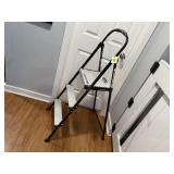Folding step ladder