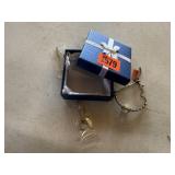 Costume jewelry, necklace, bracelet