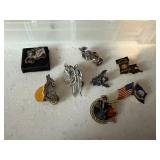 Organizer of lapel, hat pins