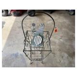 Wire stand, garden gnome