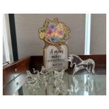 Mom sign,glass animals, unicorn
