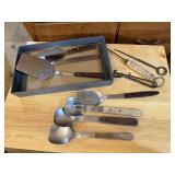 Advertising, kitchen utensils