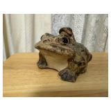 Pottery frogs