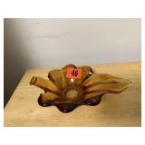 Amber leaf dish