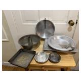 Baking pans, cake pans, pie server