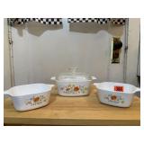 Corningware casserole dishes (3), one lid
