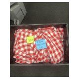 Tub red/white checkered table cloth linens