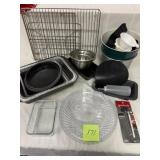 Oven racks, baking pans, bowls, trays (used)