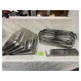 Catering lids with stands