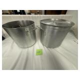 2 large restaurant cook pots