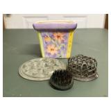 Floral planter, frogs