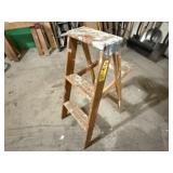 3' wooden step ladder