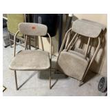 Vintage folding chairs (4)