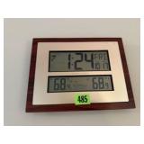 Battery operated clock