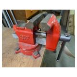 3 1/2' bench vise