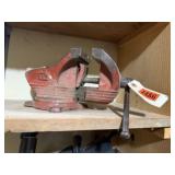 3 1/2' bench vise