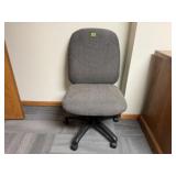 Rolling office chair