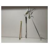Long shoe horns, grabber tool, hanger