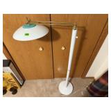 Adjustable floor lamp