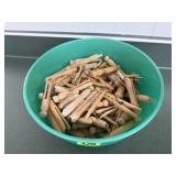 Plastic bowl, clothespins