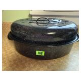 Enamelware roasting pan