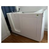 Free standing walk In bathtub