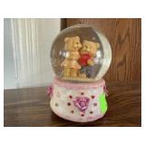 Valentine musical snow globe