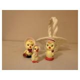 Ceramic basket, chicks