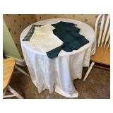 Assorted table cloths, napkins