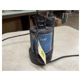 Submersible sump pump