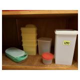 Tupperware storage containers, cracker