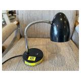 Adjustable desk lamp