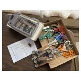 Paper trimmer, scissors