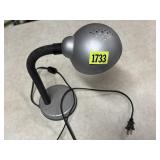 Adjustable desk lamp