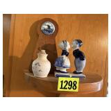Kissing Dutch statues, windmill key holder,