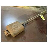 Cast iron camp sandwich maker