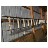 Aluminum extension ladder