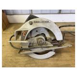 Black & Decker corded 7 1/2' circular saw