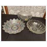 Glass serving bowls (3)